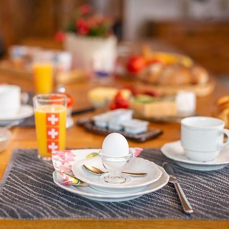 Mybednbreakfast In Bottmingen Bed & Breakfast ภายนอก รูปภาพ