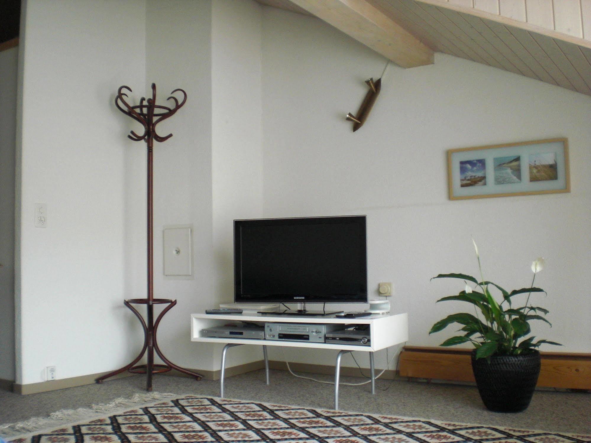 Mybednbreakfast In Bottmingen Bed & Breakfast ภายนอก รูปภาพ