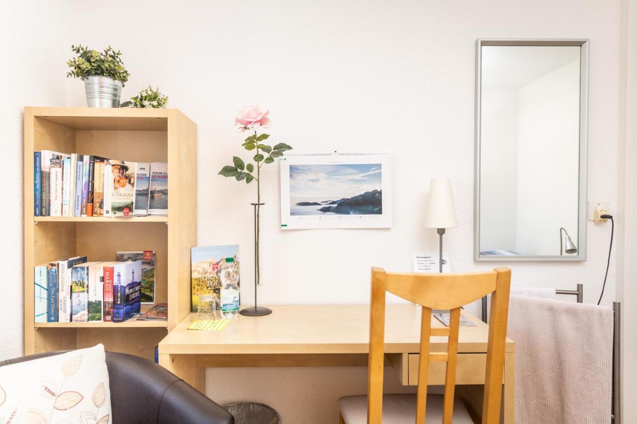 Mybednbreakfast In Bottmingen Bed & Breakfast ภายนอก รูปภาพ