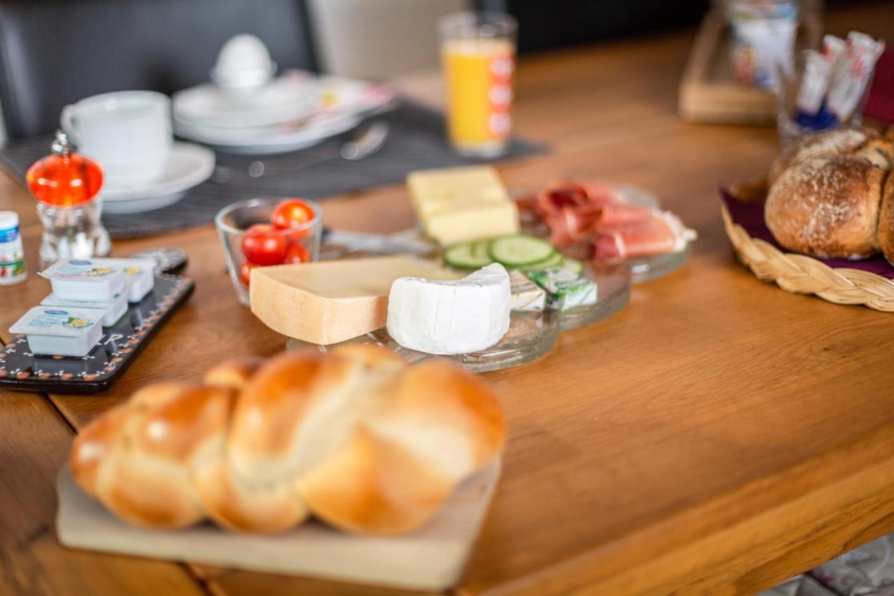 Mybednbreakfast In Bottmingen Bed & Breakfast ภายนอก รูปภาพ